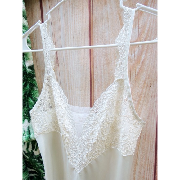 Vintage Victoria’s Secret longline lace slip dress - Picture 3 of 9
